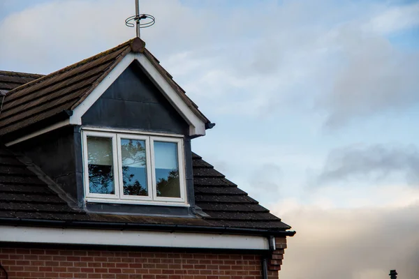 Окно British Roof House Великобритании — стоковое фото