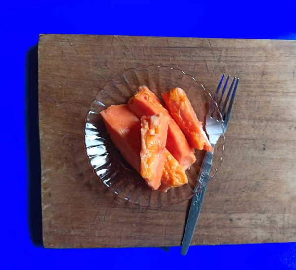 Stukken Papaja Houten Plank Dieetvoeding — Stockfoto