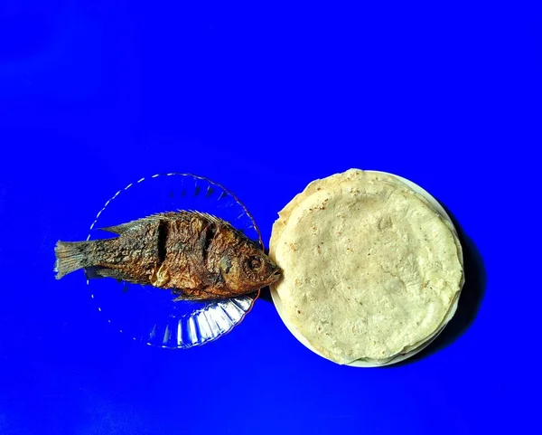 Fried Fish Corn Tortillas Blue Background Typical Food Guatemala — Stock Photo, Image