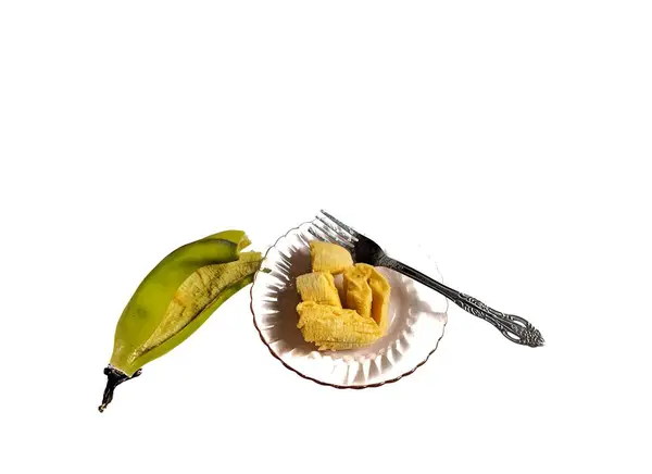 Placa Com Pedaços Banana Garfo Sobre Fundo Branco Dieta Alimentar — Fotografia de Stock