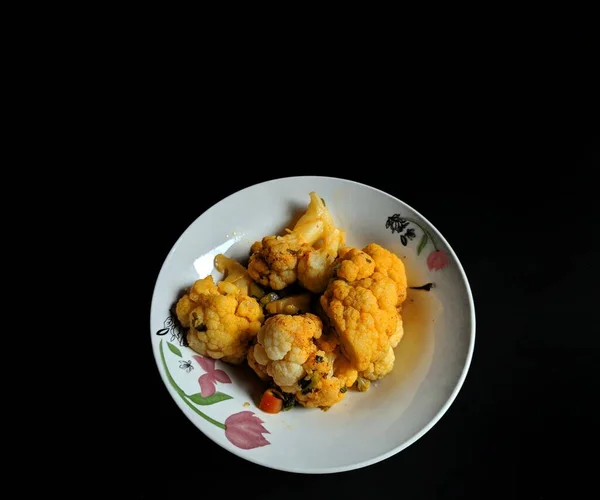 Тушеная Тарелка Цветной Капусты Черном Фоне Типичная Еда Гватемалы — стоковое фото