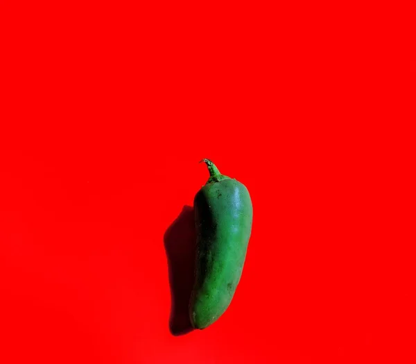 Халапеньо Перец Красном Фоне Типичной Мексиканской Кухни — стоковое фото