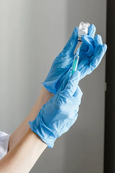 İğne ellerde, doktor, test