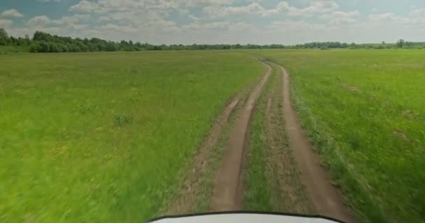 Rörelse Grusväg Flygskott Vackert Landskap Med Grönt Gräs Och Blå — Stockvideo