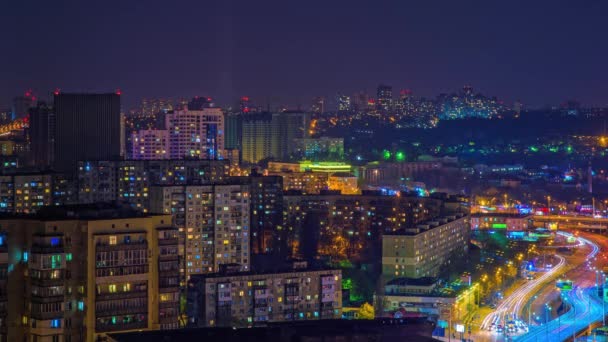 Tráfico Coches Las Calles Nocturnas Ciudad Kiev Ucrania Timelapse Vista — Vídeos de Stock