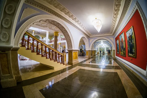 Monumento al Salón Principal de la Gloria en honor a Akhmad Kadyrov . — Foto de Stock