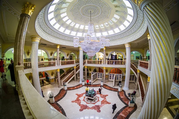 November 2, 2019, the city of Grozny, Chechen Republic, Russia: Main Hall of  Glory memorial named after Akhmad Kadyrov. — Stock Photo, Image