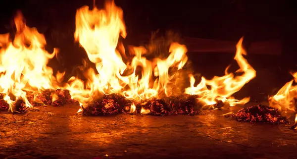 Yangın taş zemin zemin üzerine yazma