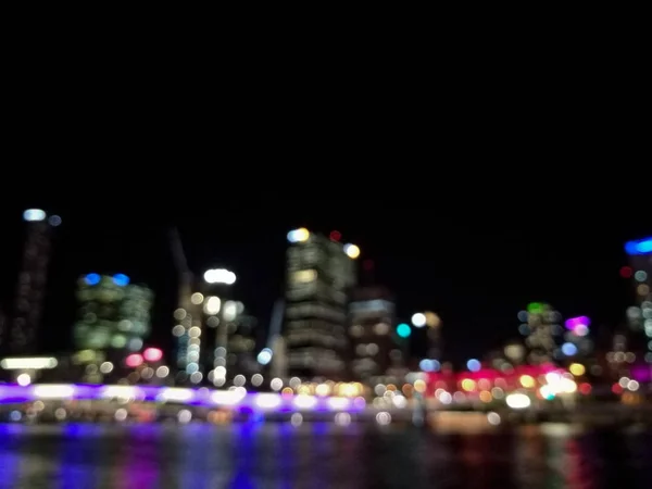 브리즈번 강변 도시 scap에서 밤 빛의 defocused 장면 — 스톡 사진