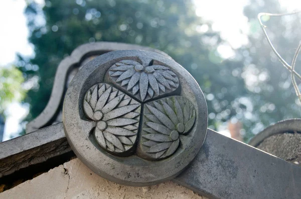 Patrón de símbolo de ginko de arcilla cerámica del templo de Kyoto en Japón —  Fotos de Stock