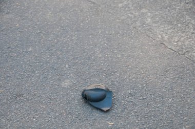 Çantayı eksik kırık Bagaj tekerlek üzerinde stree yaptı