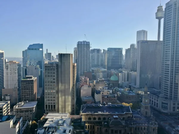 Sydney, Australië - 5 mei 2018: Scène van de vroege ochtend van Sydney wolkenkrabbers stadsgezicht luchtfoto — Stockfoto