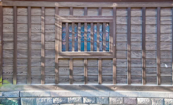 Tradiční Japonský Dřevěný Dům Odrazem Okně Pro Zobrazení Podzimní Červené — Stock fotografie