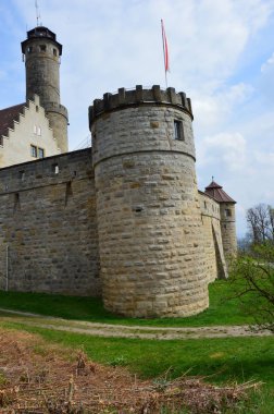 Bamberg (Almanya). Nisan 2017. Altenburg Kalesi. Deniz seviyesinden 386 metre yukarıda Altenburg Kalesi yer almaktadır. Kale 1109 yılında, 13. yüzyılın ortasında var olmaya başladı.