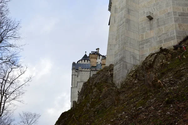 バイエルン州 ドイツ 2017年4月 バイエルン王ルートヴィヒ2世のロマンチックなNeuschwanstein城Fssen市の近くとバイエルン南西部のHohenschwangau城 塔の詳細 — ストック写真