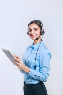 Çağrı Merkezi operatörü. Destek telefonu operatörü kulaklık