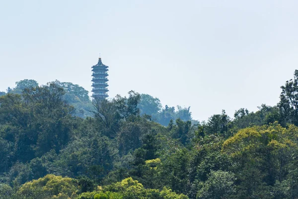 Pagoda e tempio di Wenwu a Sun Moon Lake, Taiwan — Foto Stock