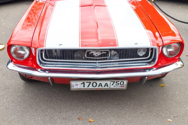 Μόσχα Οκτωβρίου 2019 Ford Mustang Στην Έκθεση Ρετρό Αυτοκινήτων Στο — Φωτογραφία Αρχείου