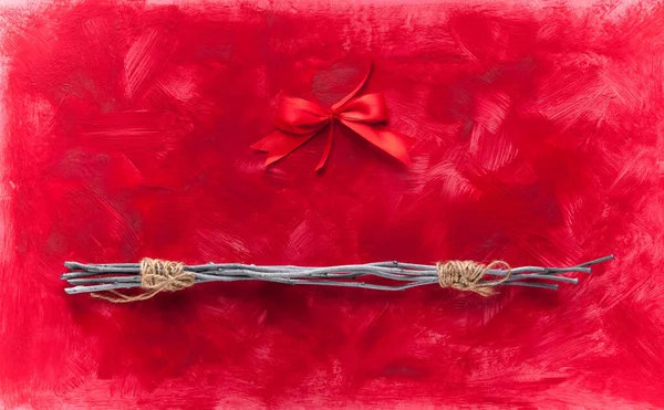 Kırmızı arka plan sanatında kırmızı bantik