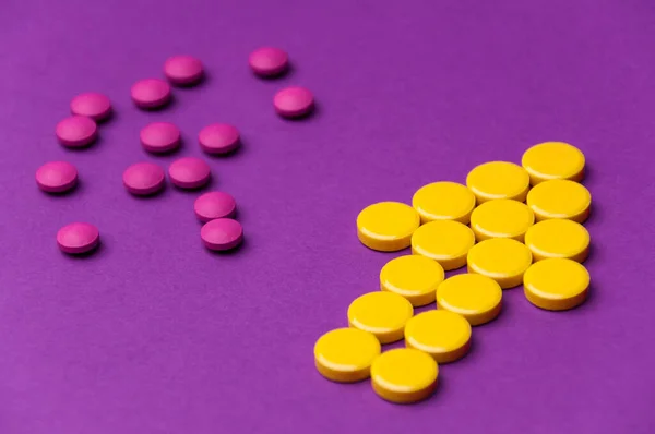 Ok şeklinde sarı haplar hastalıkların tedavisinde kaydedilen ilerlemeyi gösteriyor