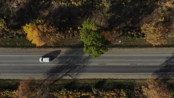 Vue aérienne de la route asphaltée .