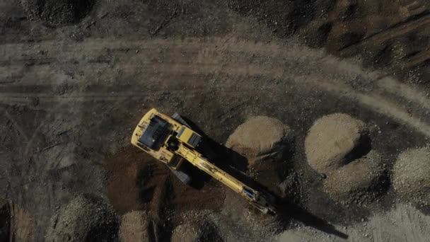 Luftaufnahme Des Baggers Auf Der Baustelle Baggerarbeiten Auf Einer Baustelle — Stockvideo