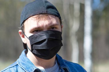 Koronavirüsün gezegenin etrafında dolaştığı bu korkunç zamanda kendinize iyi bakın, kimseyi, hatta çocukları ve yaşlıları bile esirgemeden.. 