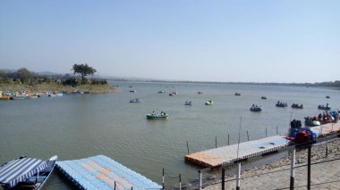 Sukhna Gölü - Chandigarh, Hindistan 'da popüler bir tekne gölü