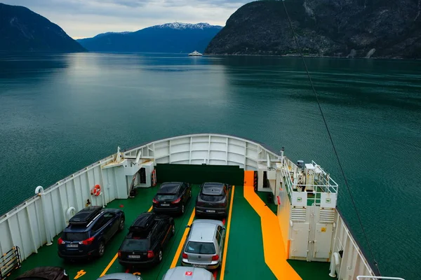 Pueblos Vehículos Barco Ferry Ferry Través Sognefjord Noruega Transporte Público — Foto de Stock