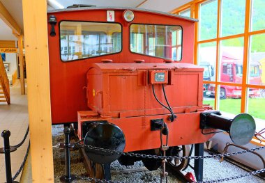 FLAM, NORway - 20 Mayıs 2019: Flamsbana demiryolu müzesindeki XSka 207.3 demiryolu lokomotifi. Flam, Norveç.