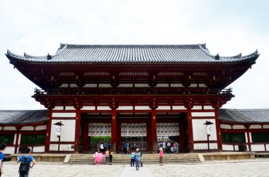 Japon insanlar ve gezgin yabancı Todai-j içinde yürüyüş