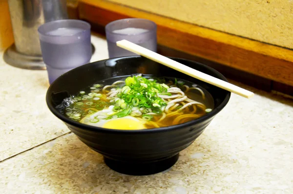 Ramen met ei gekookt Japanse stijl — Stockfoto