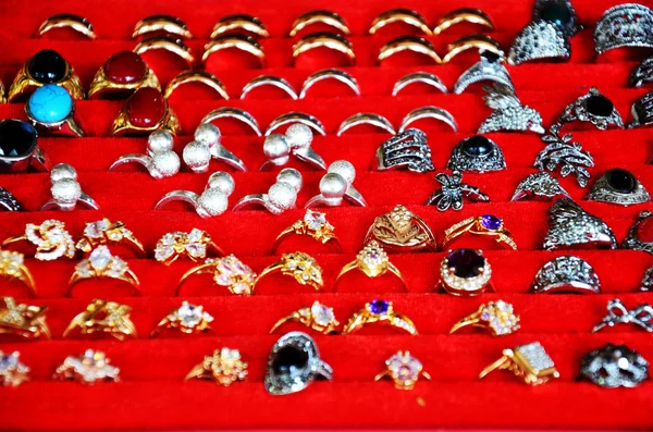 Κοσμήματα Αξεσουάρ στο κατάστημα σουβενίρ και δώρο προς πώληση — Φωτογραφία Αρχείου