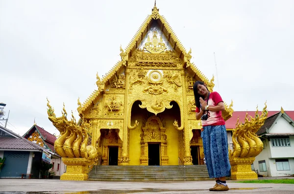 Voyageur femme thai Voyage et prier à Wat Sri Pan Ton n Nan , — Photo