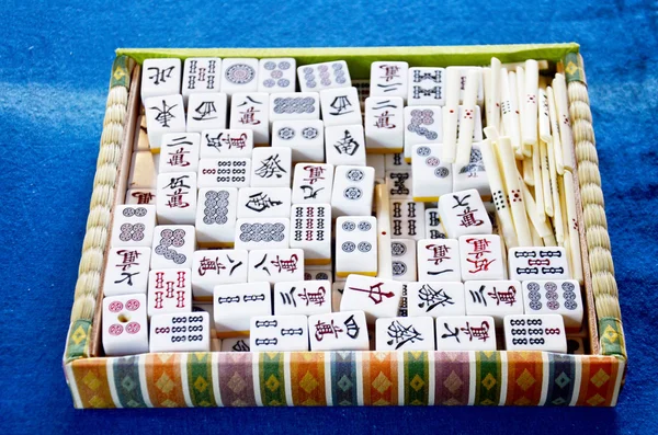 Jeu de cartes à jouer style chinois appelé Mahjong — Photo