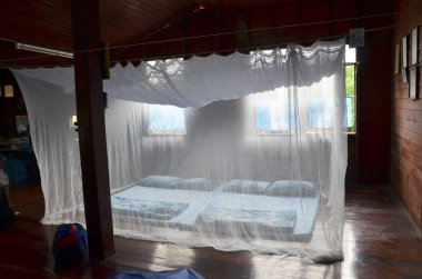 Yatak odası ve Indigo uyku set eski stil yatak tülleri içinde ev ile