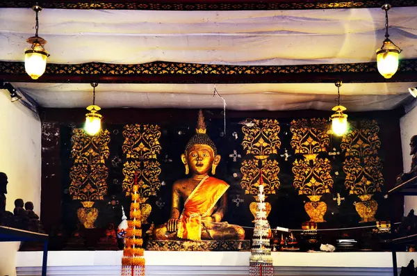 Wat Phra Que Chae Haeng templo en Nan, Tailandia — Foto de Stock