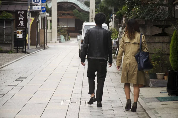 Japanese people walking and dating on street at small alley in K — Stock Photo, Image