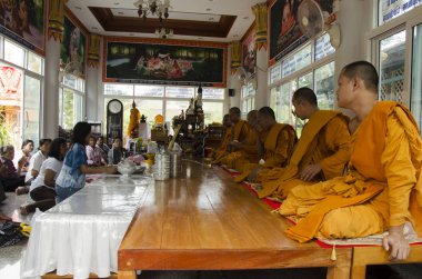 Tay insanlar hak ile ölüm ya da ölü ritüel 100 100 gün katılın. 