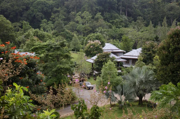 W. wieś w Khao Phappha góry w Trang — Zdjęcie stockowe