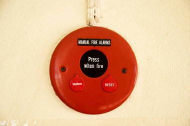 Duvarda yangın alarm sistemi 