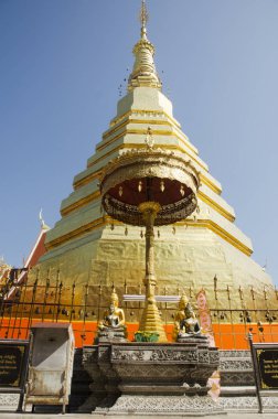 Glod chedi insanlar için Wat Phra ki Cho Hae tapınağı ziyaret edin ve 