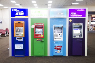 Birçok para veya Atm Tay insanlar ve yabancı yolcuları için
