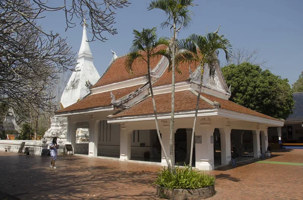 Wat phra, dass si song rak Tempelarchitektur im lan chan ist — Stockfoto