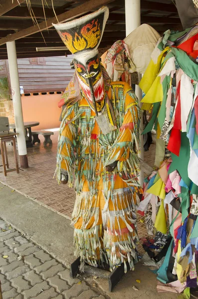 Maske ve Phi Ta Khon Hayalet Festivali olarak da bilinen Bun kostüm — Stok fotoğraf