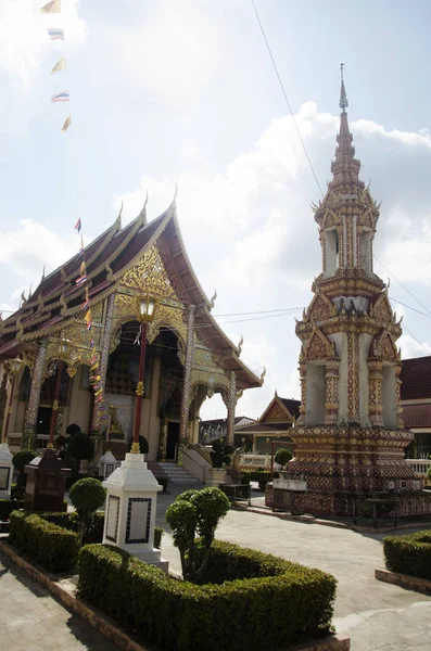 Wat Wachirathammasatit ou wat thung templo satit em Bangkok, Tha — Fotografia de Stock