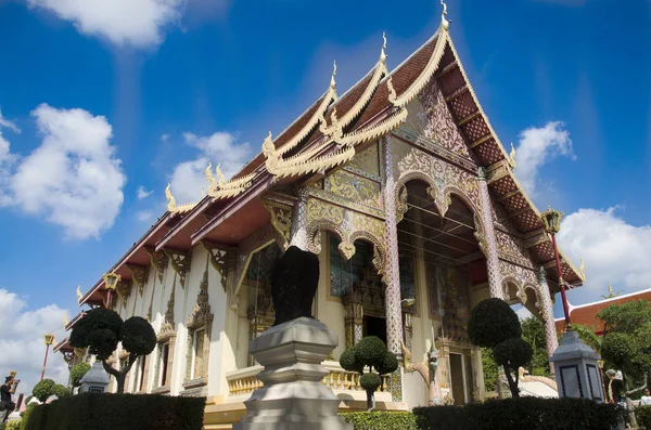 Wat Wachirathammasatit o Wat thung tempio satit a Bangkok, Tha — Foto Stock