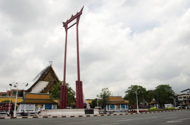 Dev salıncak veya Sao Chingcha Phra Nak dini bir yapıda olduğunu