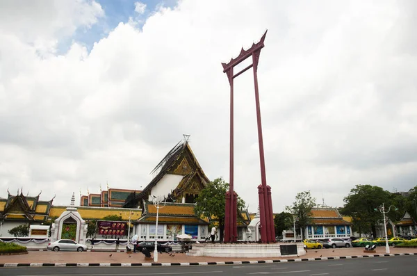 Riesenschaukel oder sao chingcha ist eine religiöse Struktur in phra nak — Stockfoto