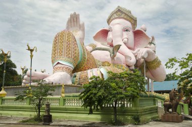 Tay denilen Phra Pikanet, Ganesh heykel pembe renk için açık